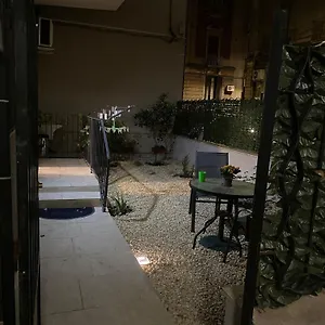 casa-roberta.taorminaitalyhotels.com/