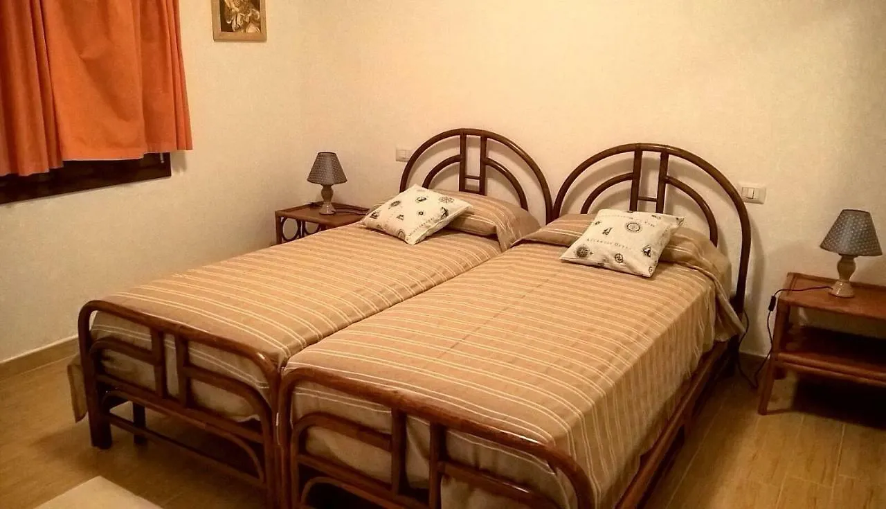 Casa Duminicheddha, Mare E Relax In Gallura Bassacutena 0*,